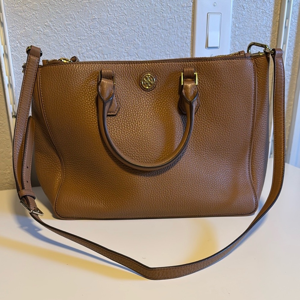 Tory Burch Tan Leather Shoulder Bag Tory Burch Robinson double zip tote